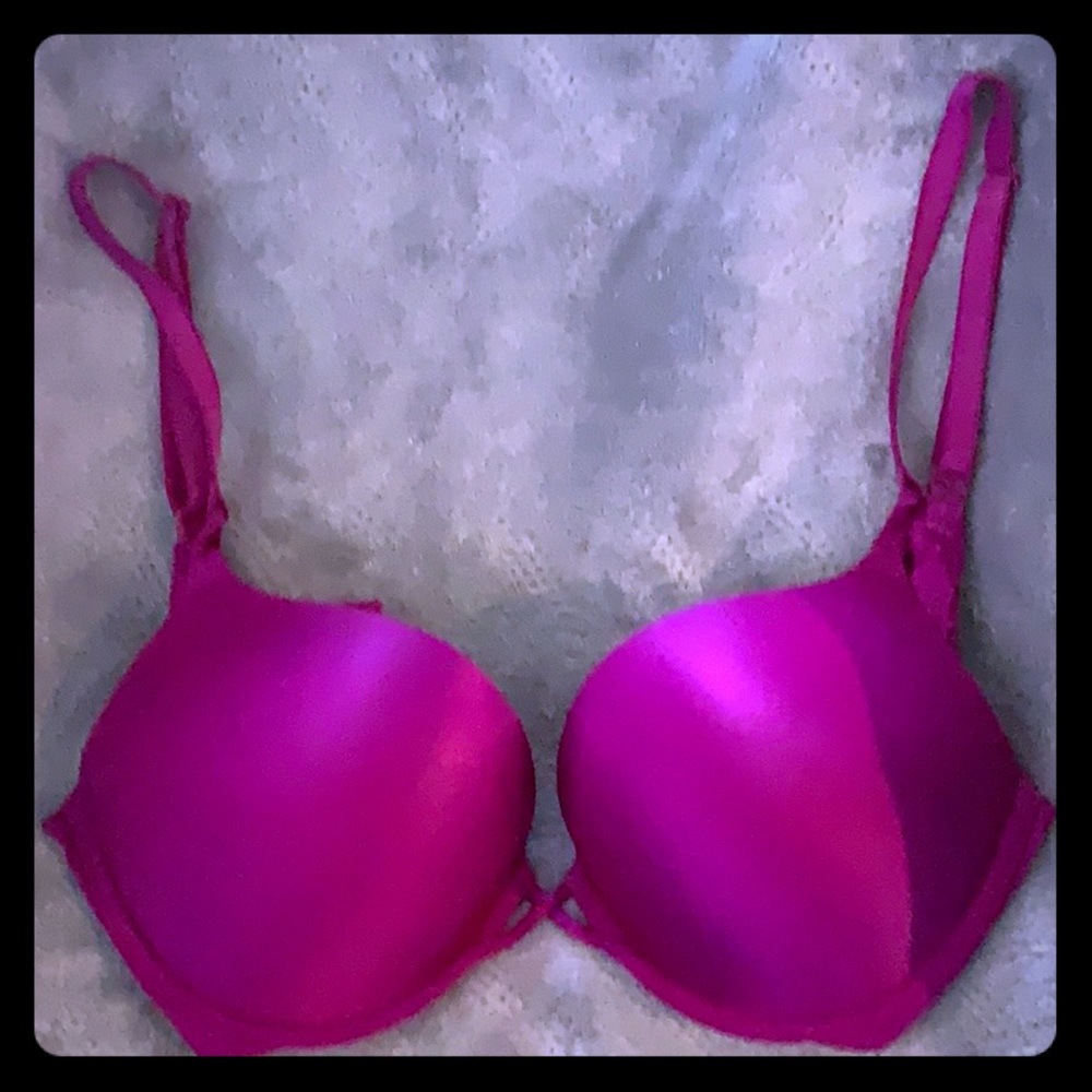 Victoria’s Secrets Bombshell Plunge Bra